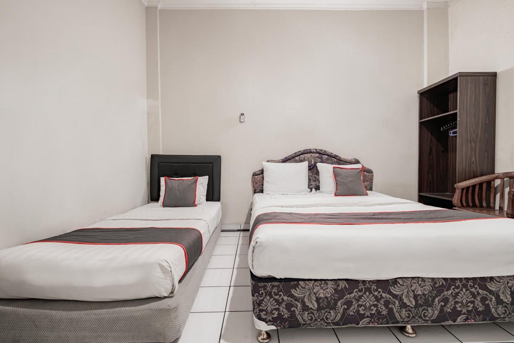 Collection O Hotel Sanira Bandung Bagian luar foto