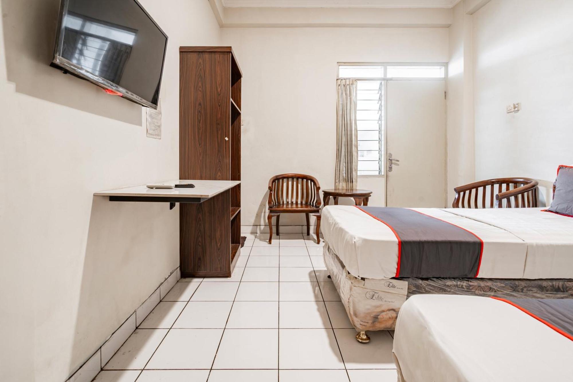 Collection O Hotel Sanira Bandung Bagian luar foto