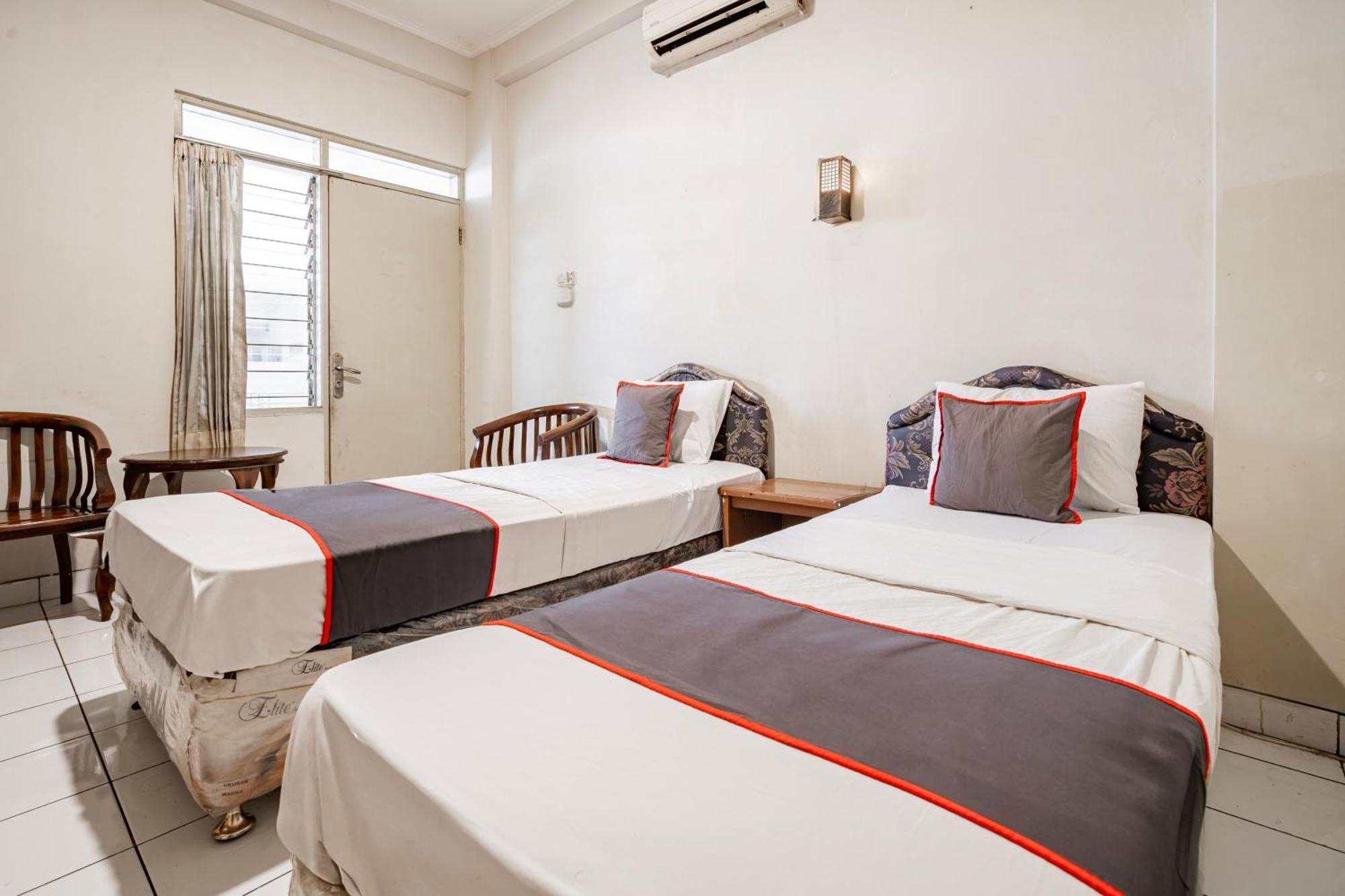 Collection O Hotel Sanira Bandung Bagian luar foto
