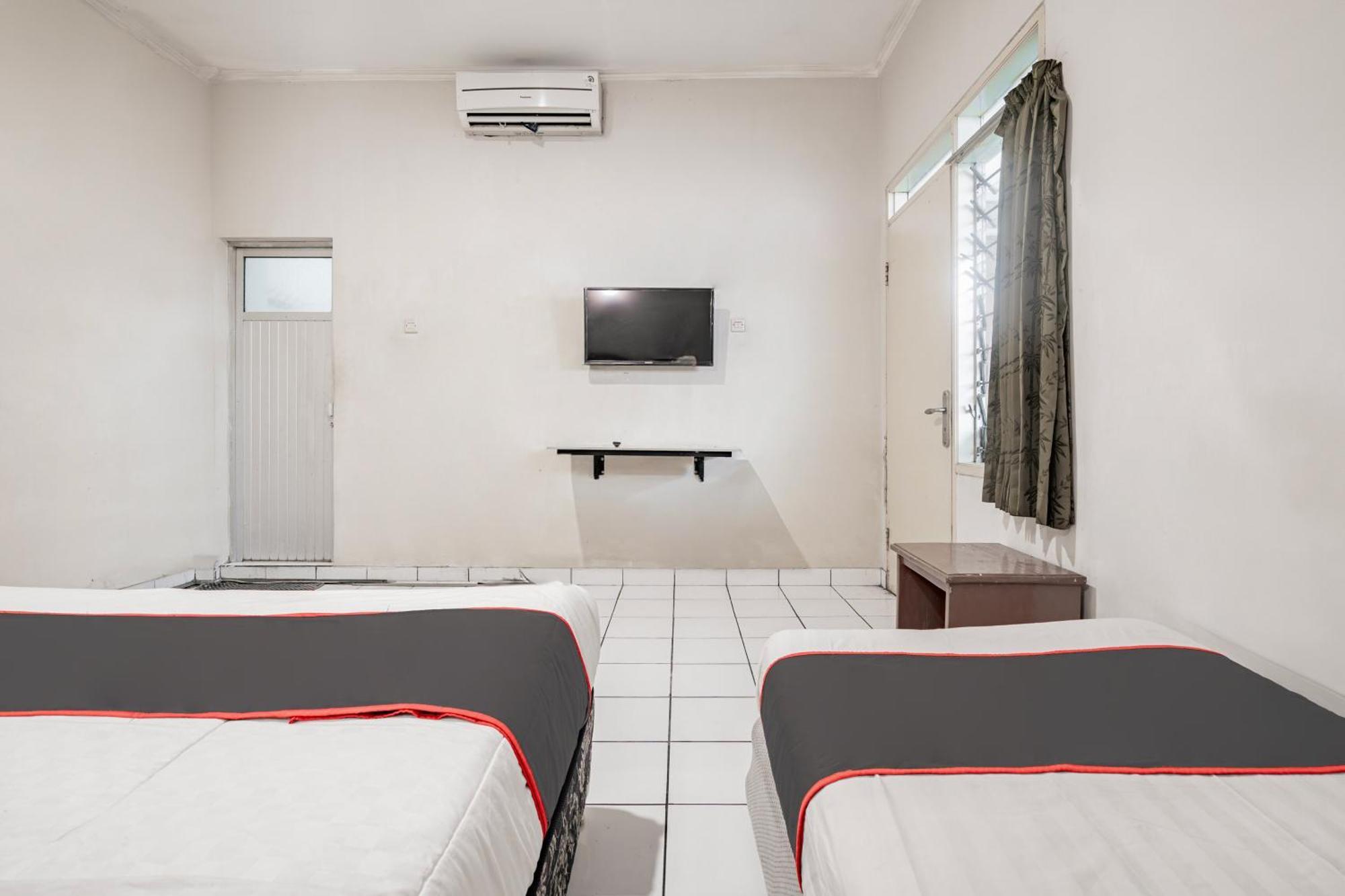 Collection O Hotel Sanira Bandung Bagian luar foto