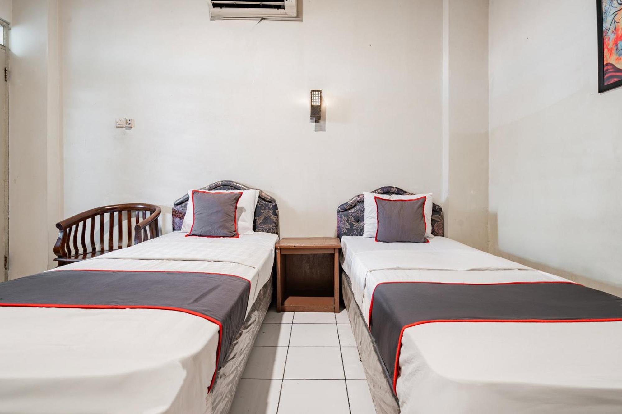 Collection O Hotel Sanira Bandung Bagian luar foto