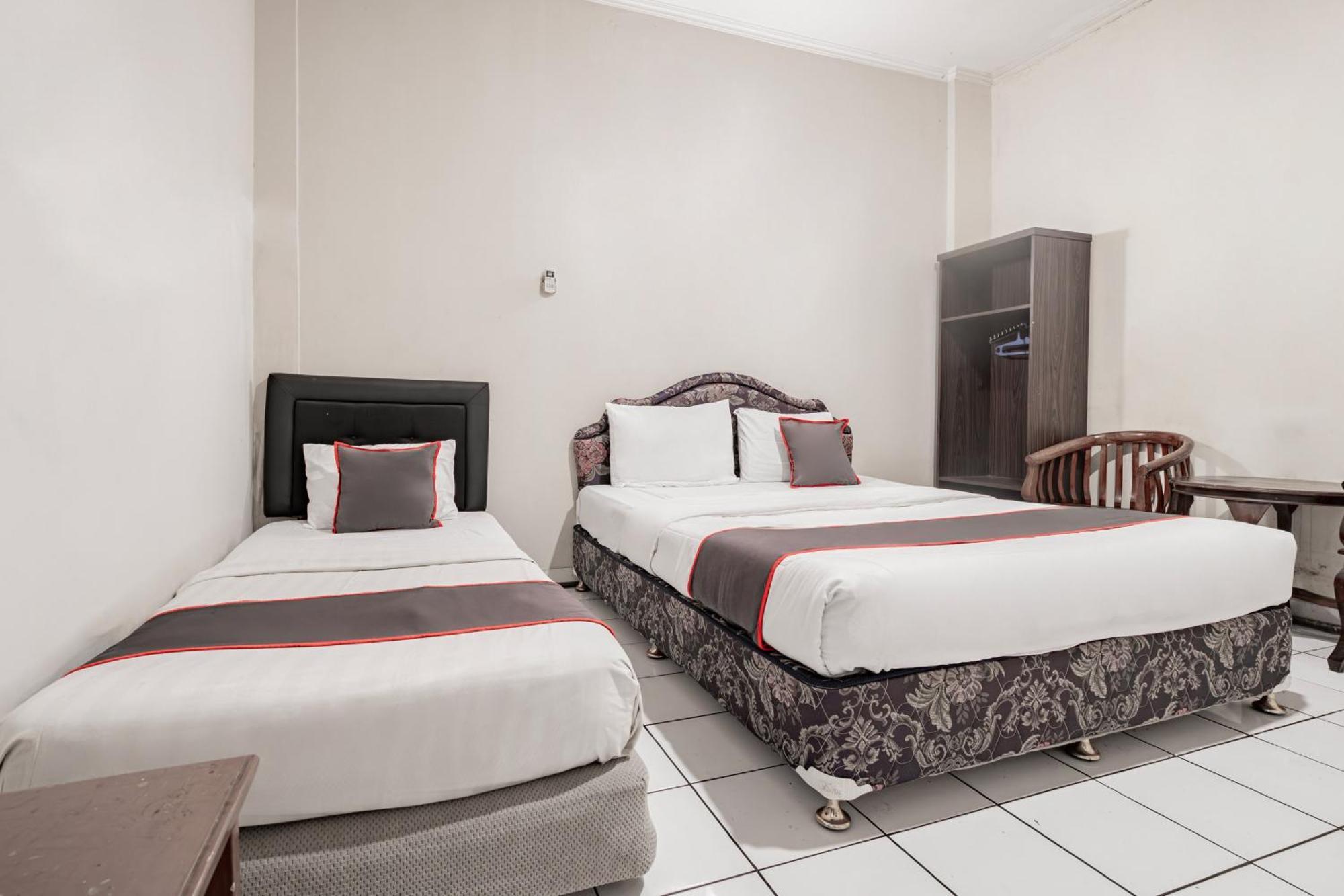 Collection O Hotel Sanira Bandung Bagian luar foto